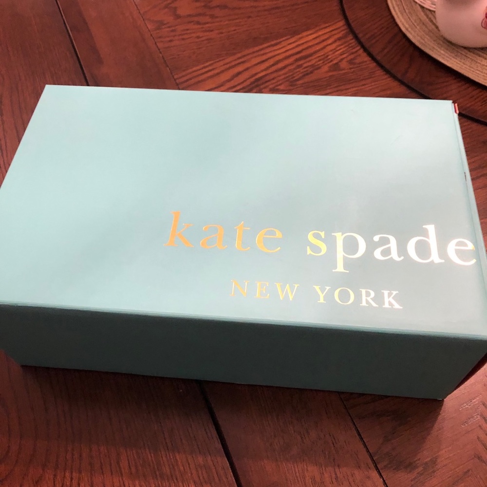 Kate Spade Grace Avenue Toasting Flute Pair - Picture 2 of 3